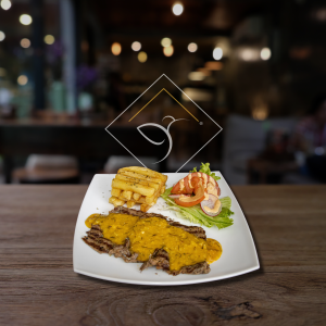 Lomo al ajillo con salsa