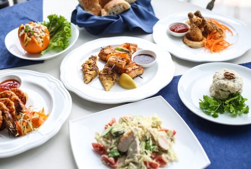 dish sets caesar tuna salad prawns chicken legs side view